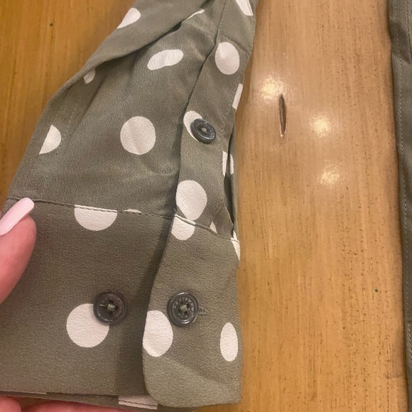 Equipment Women’s Silk Olive Sage Polka Dot Button-Down Long sleeve Shirt New M - Picture 12 of 14